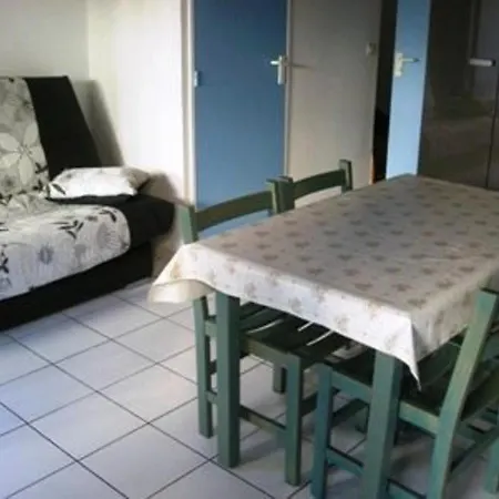 Maison Provencale Au Grau-du-roi Avec Piscine, Jardin, Terrasse Et Parking Prive - Fr-1-731-9 *