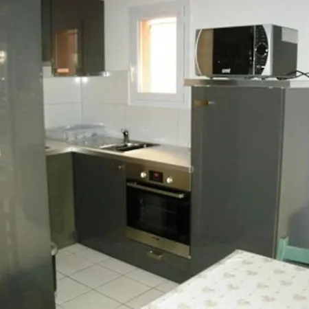 Maison Provencale Au Grau-du-roi Avec Piscine, Jardin, Terrasse Et Parking Prive - Fr-1-731-9 Ferienhaus