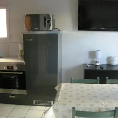 Maison Provencale Au Grau-du-roi Avec Piscine, Jardin, Terrasse Et Parking Prive - Fr-1-731-9 Le Grau-du-Roi